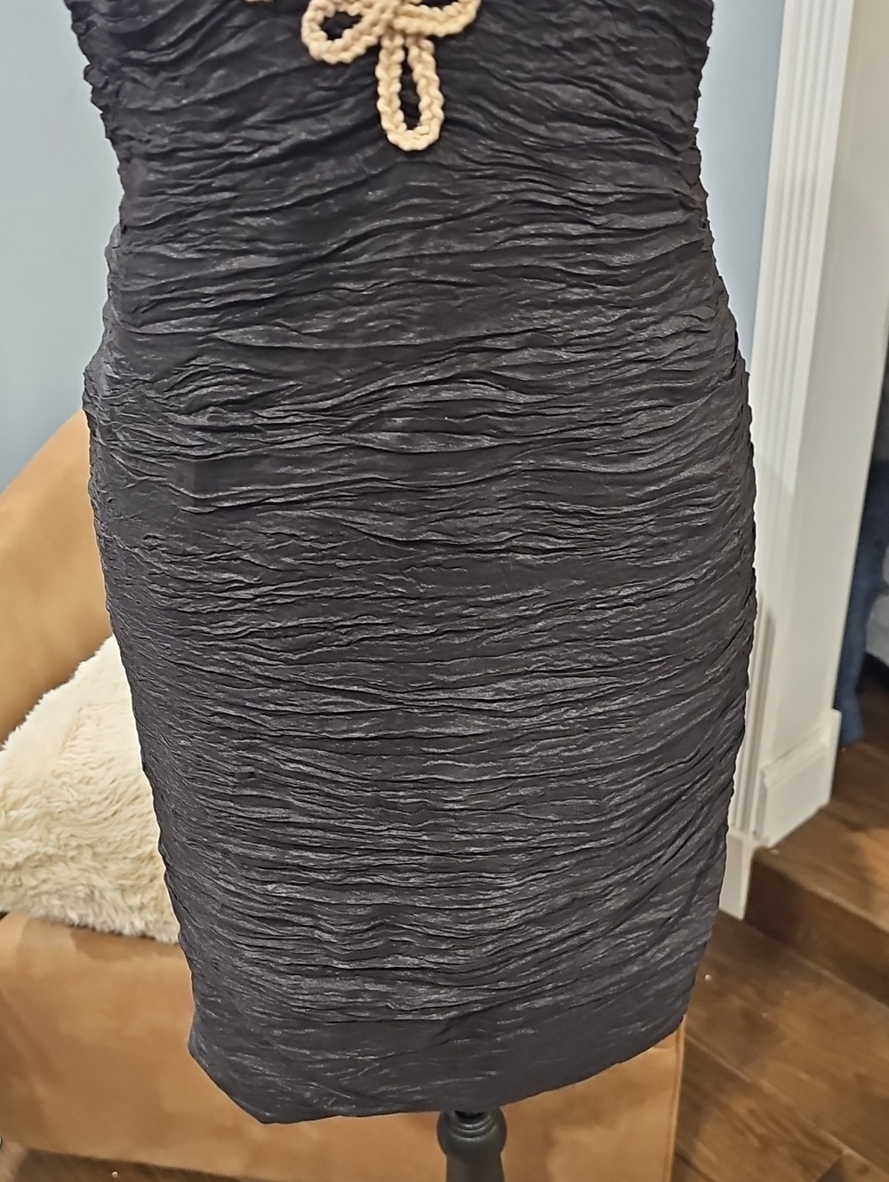 Romeo & Juliet Couture Black Textured Crinkle Sheath Dress – Size M MSRP $225 - Picture 4 of 10